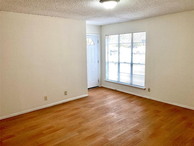 Building Photo - 10606 Lanshire Dr