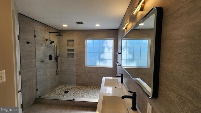 Building Photo - 14773 Truitt Farm Dr