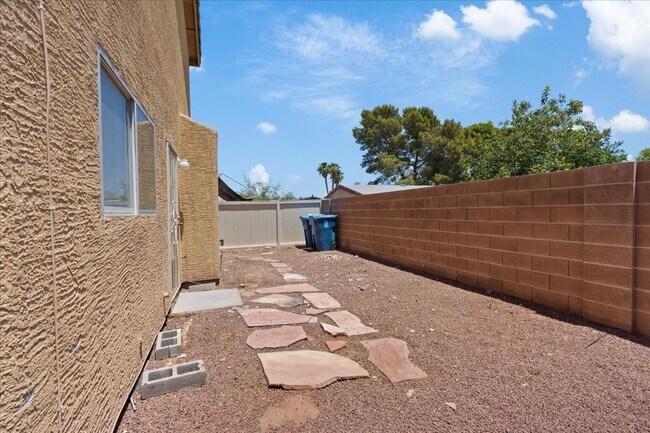 Building Photo - Status: Accepting Applications