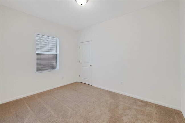 Building Photo - 329 Flower Smith Ln
