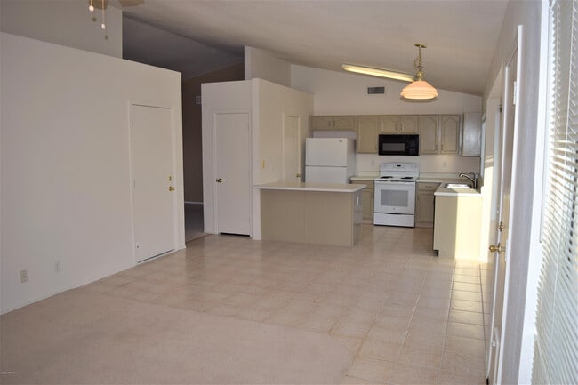 Building Photo - 13323 E Butler St