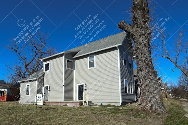 Building Photo - 330 N Randolph St A