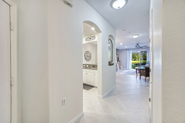 Building Photo - 3111 Cottonwood Bend