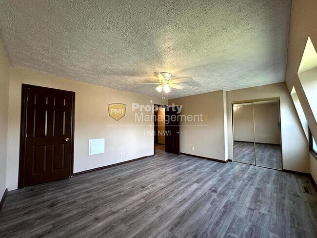 Building Photo - 5046 N Pawnee Trail