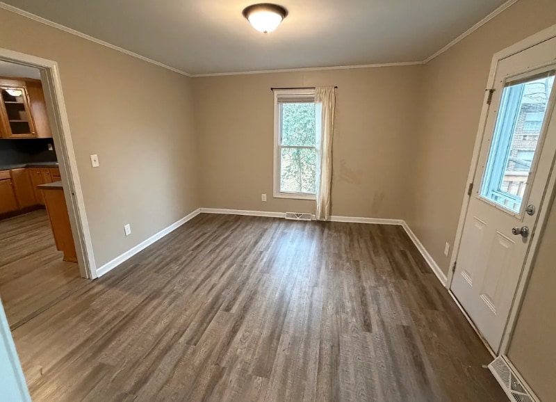 Building Photo - 18 N Central Ave