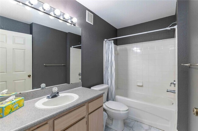 Building Photo - 7428 Vista Way