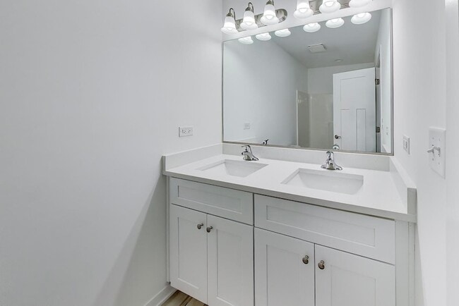 Building Photo - 1234 Gillespie Ln