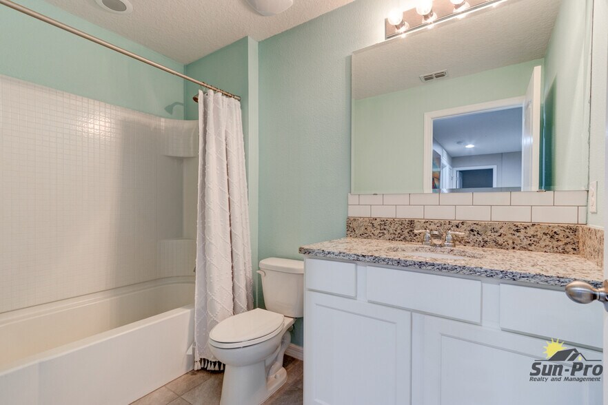 Building Photo - 1660 Pham Dr