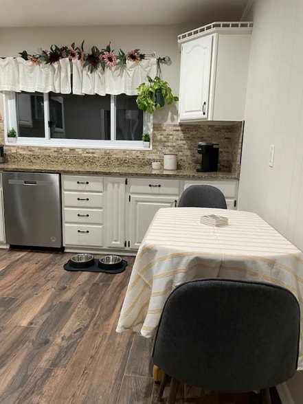 Building Photo - 134 Jasper Pl