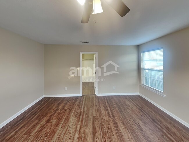 Building Photo - 111 Dreville Dr