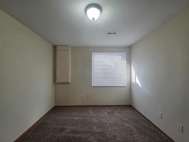 Building Photo - Affordable rental!!!