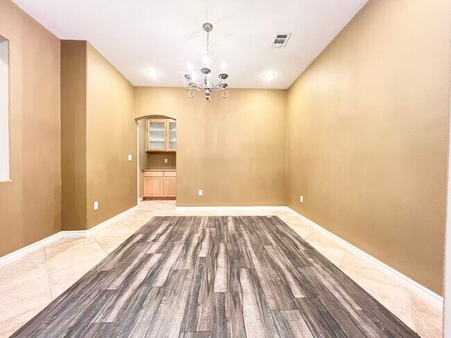 Building Photo - Welcome to the gorgeous home in Rhode Ranch