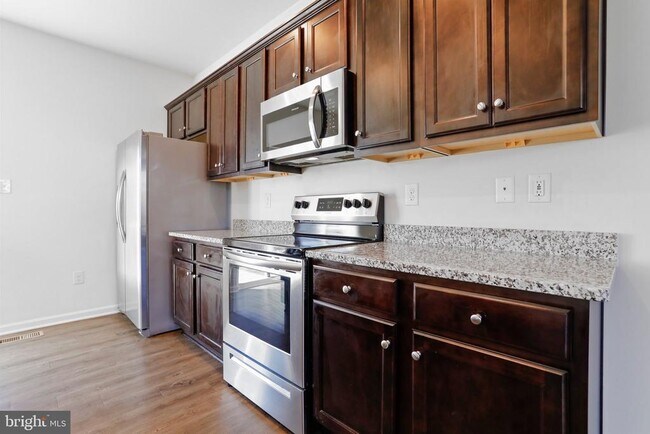 Building Photo - 273 Magellan Dr
