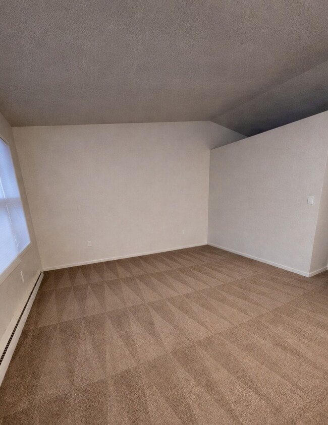 Building Photo - Lincoln unit 808