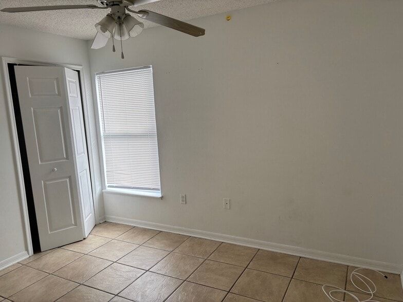 Building Photo - 305 Cocoa Ct