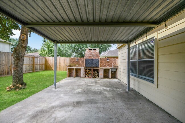 Building Photo - 2602 Desert Sage Dr