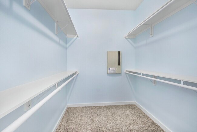 Building Photo - 28243 Chalet Park Dr