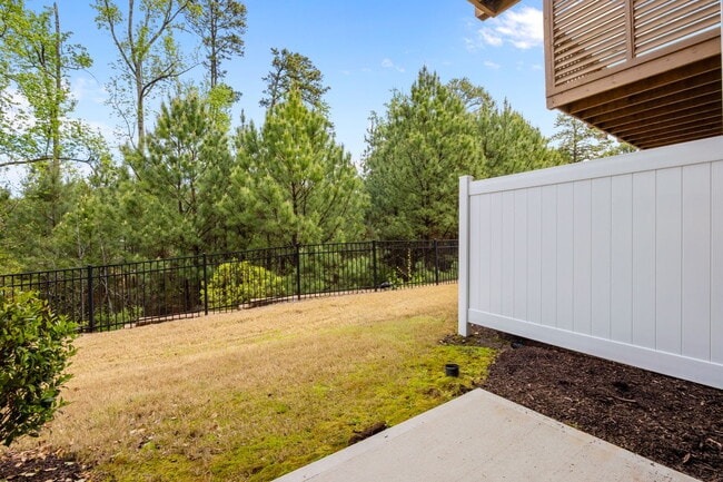 Building Photo - 1039 Commack Dr