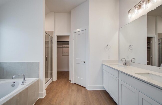 Building Photo - 8627 Pier Cove Dr
