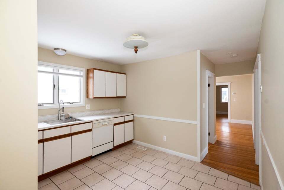 Building Photo - 15 Wheelwright Rd