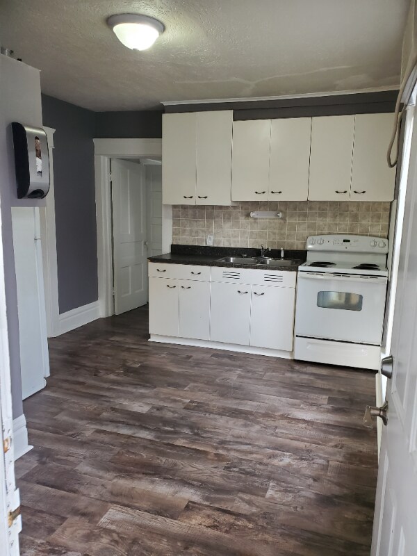 Building Photo - 548 Beech St