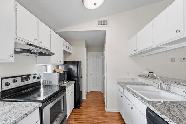 Building Photo - 2211 S Kirkwood Rd