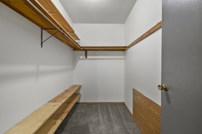 Building Photo - Large, updated, two bedroom available Febr...