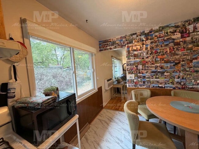 Building Photo - 522 Smith St