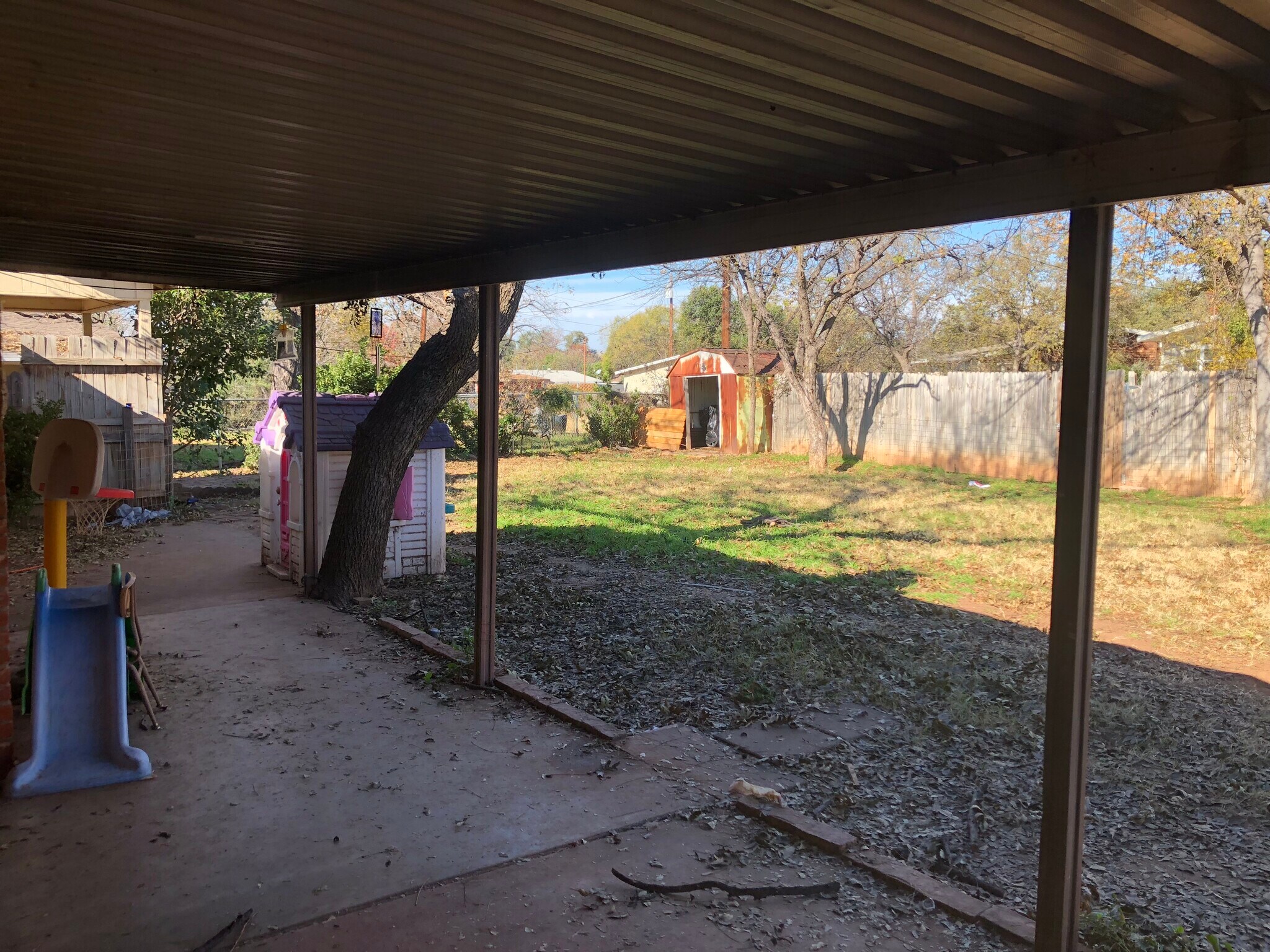 Covered patio just out backdoor - 2754 Yale