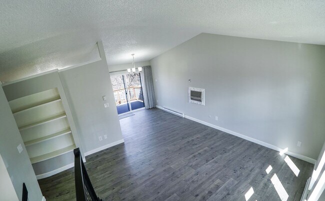 Building Photo - Beautifully Updated 4B/2B in Central Fort ...