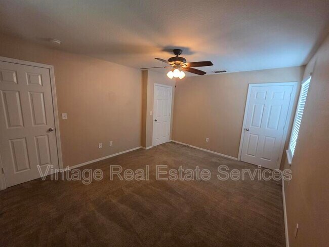 Building Photo - 9209 English Oaks Ln