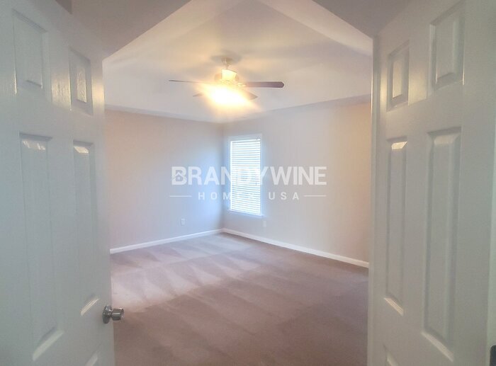 Building Photo - 2801 Driftwood Ct