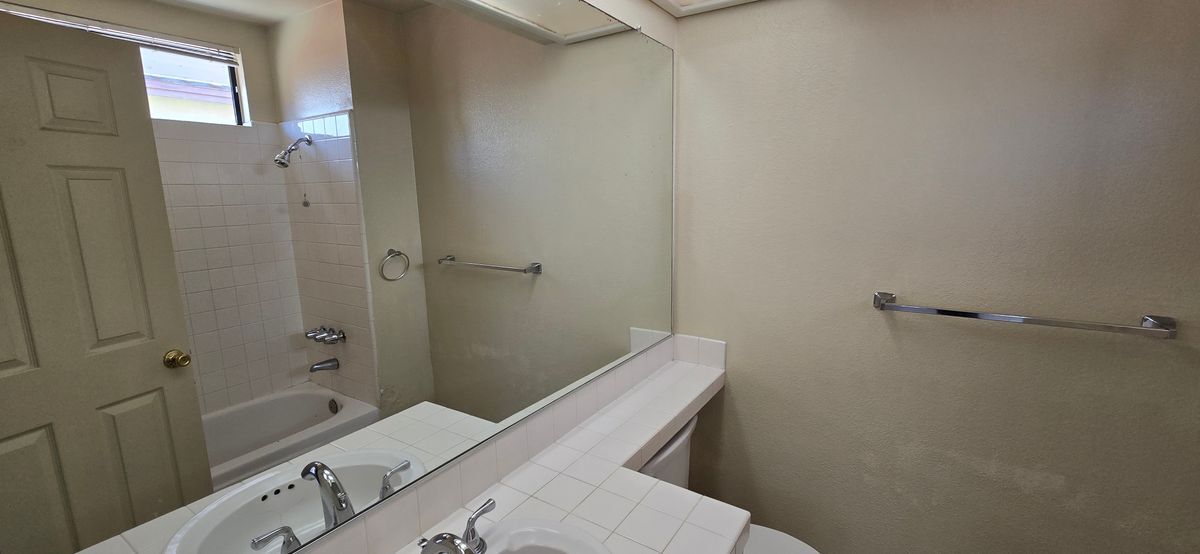 Building Photo - 543 Chelsea Way