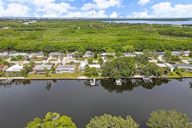Building Photo - 9298 Sun Isle Dr NE