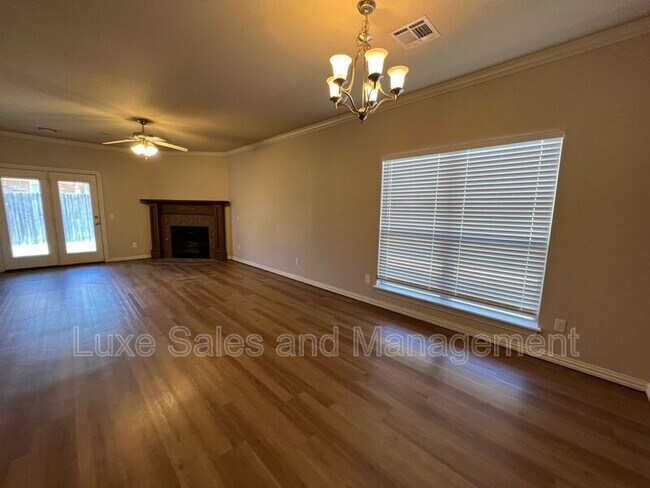 Building Photo - 509 SW 124th Pl
