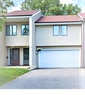 Incredible location! close to restaurants, hospital, shops and schools - 334 W 5th St