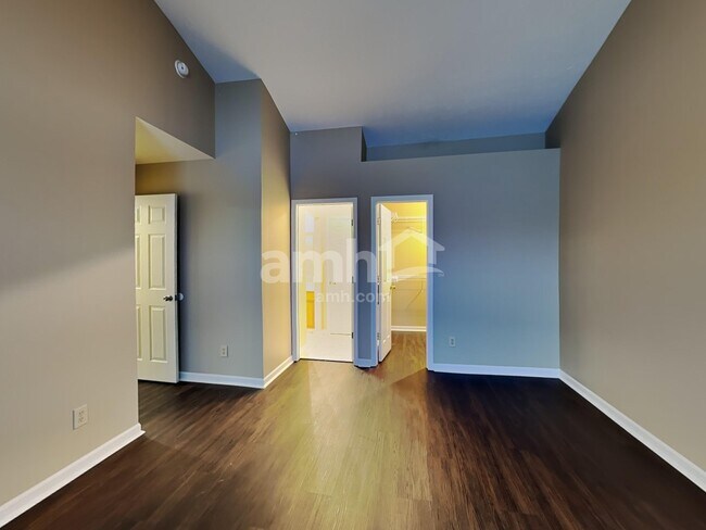 Building Photo - 6527 Sussex Dr