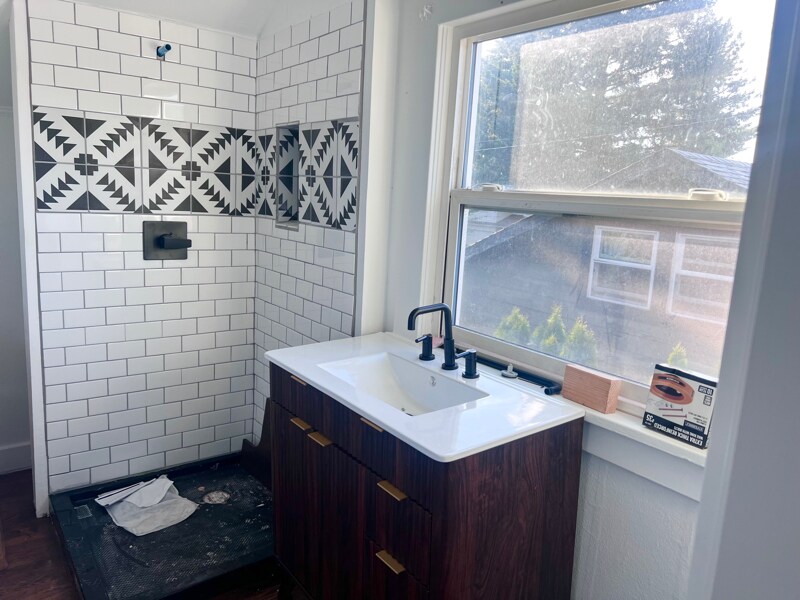 Building Photo - 315 NE 66th Ave