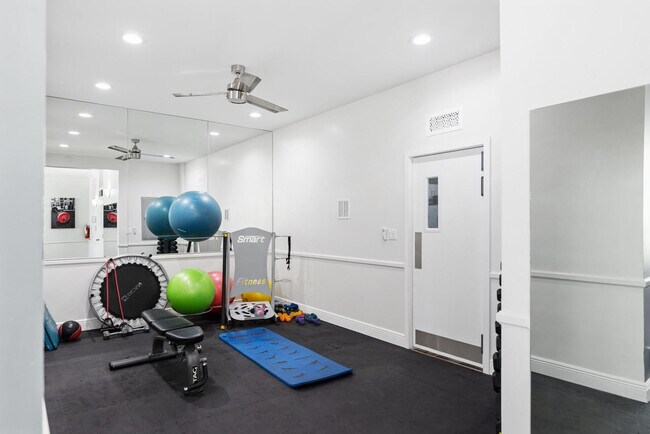 Building Photo - 2000 S Ocean Dr