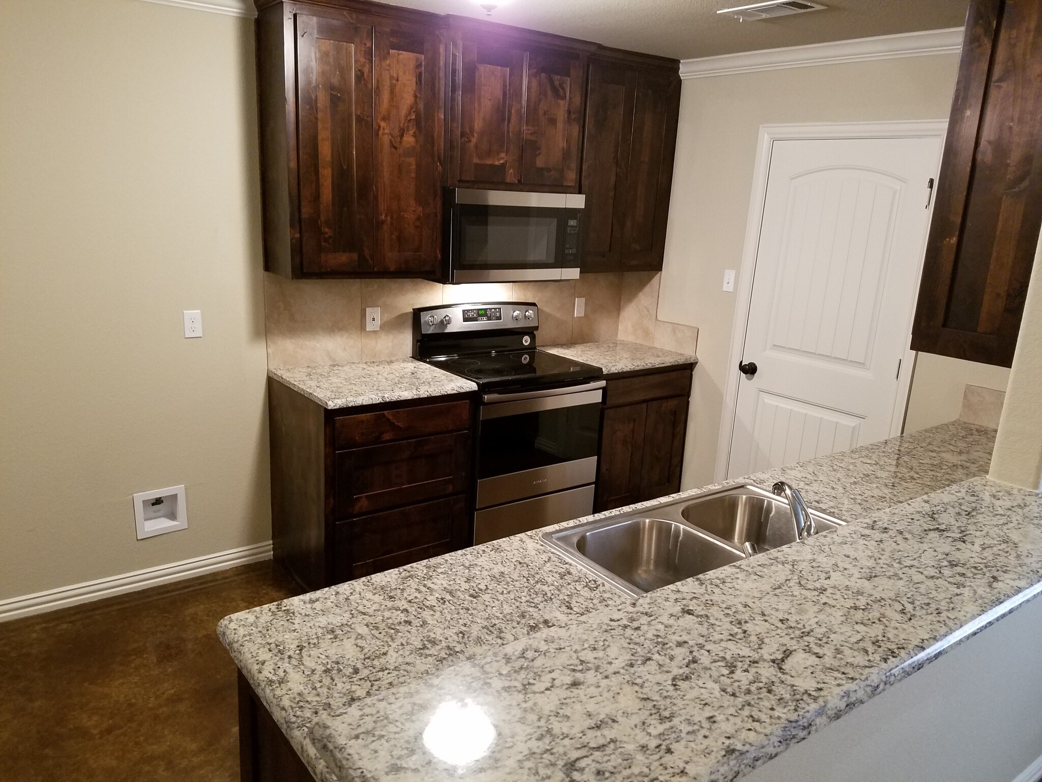 Building Photo - 105 Crossfire Ct