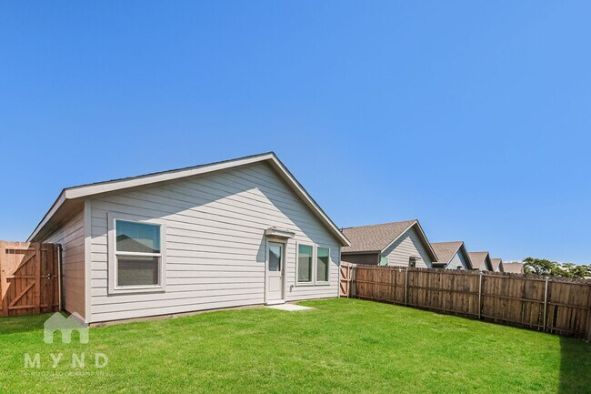 Building Photo - 1246 Basswood Dr