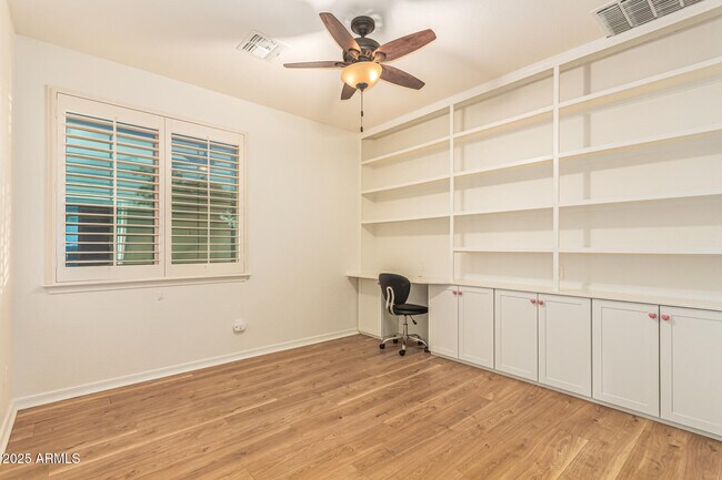 Building Photo - 4721 E Aldea Rd