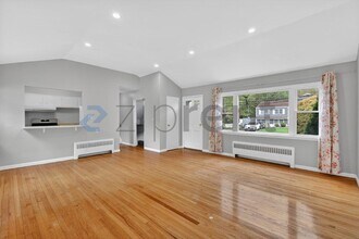 Building Photo - Unit