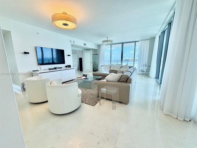 Building Photo - 3101 S Ocean Dr