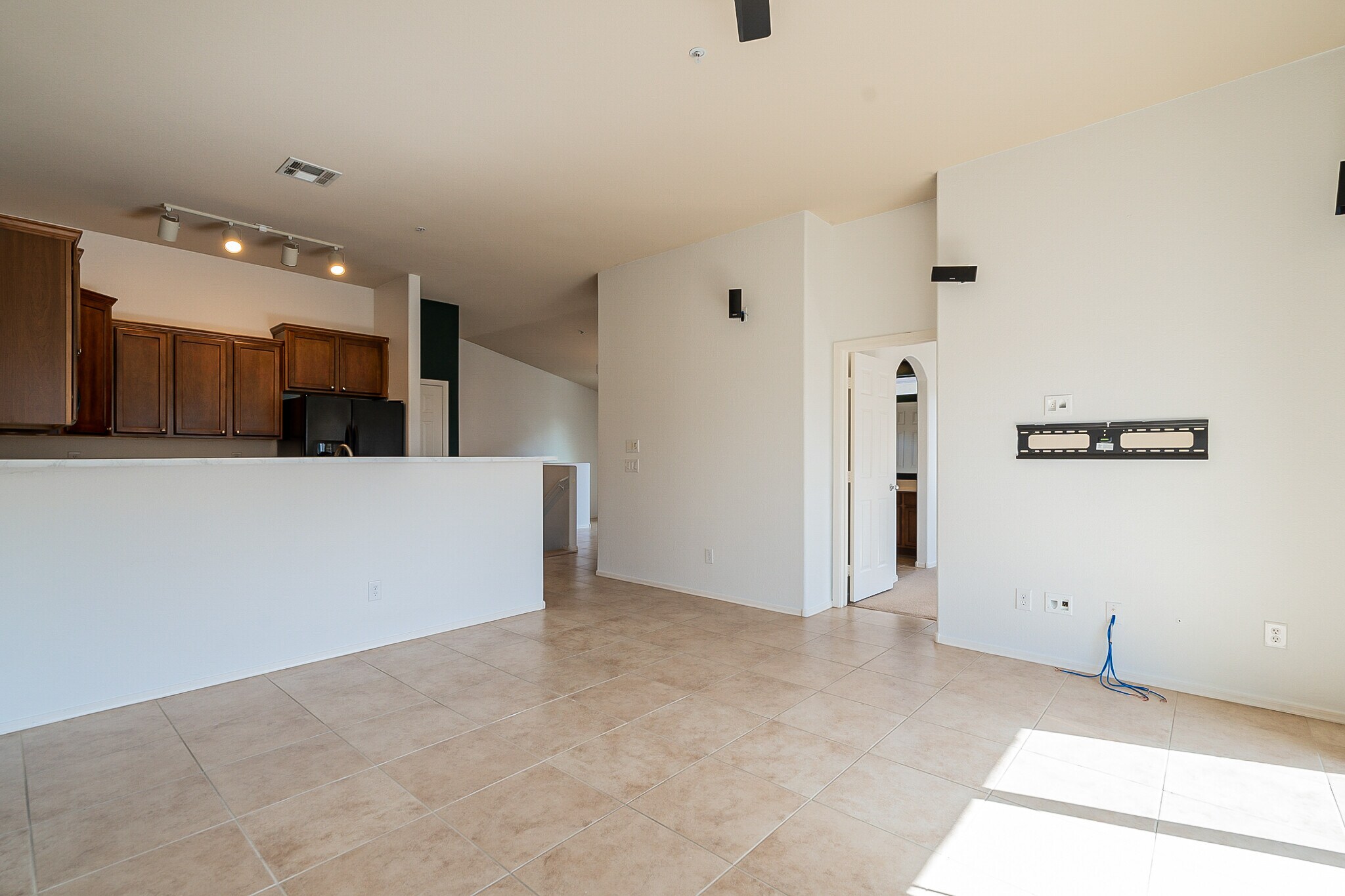 Building Photo - 2725 E Mine Creek Rd