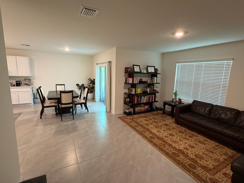 Building Photo - 373 Hickory Crse Trl