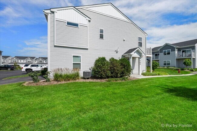 Building Photo - 466 Comstock Rd