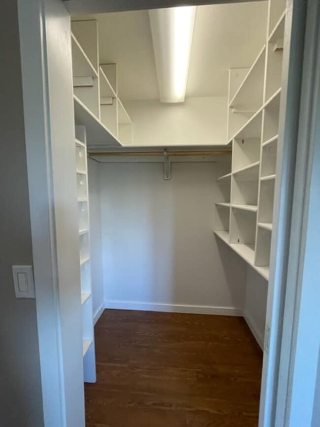 Building Photo - Beautiful Country Townhome!