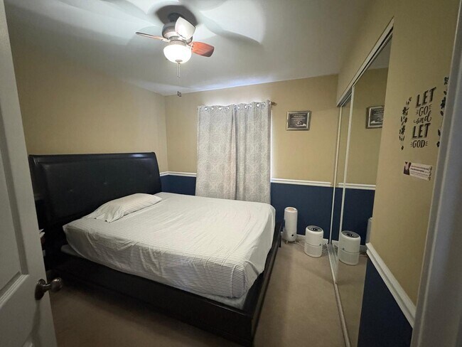 Building Photo - 1375 Burnett Dr