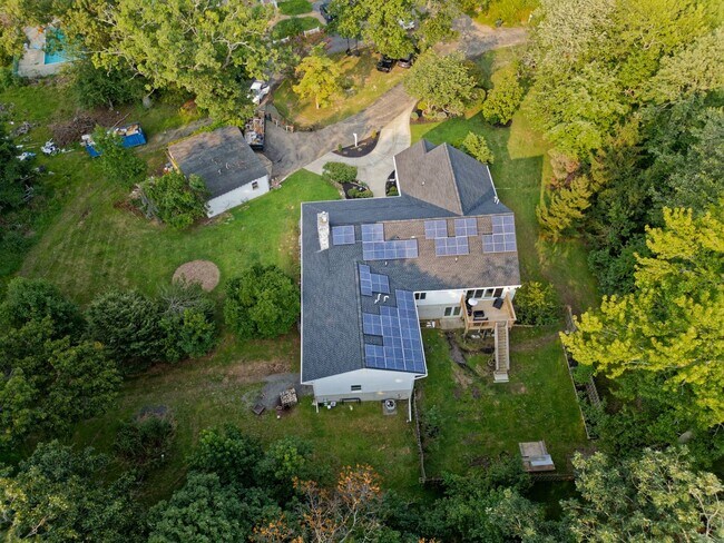 Building Photo - 17 Bauers Ln